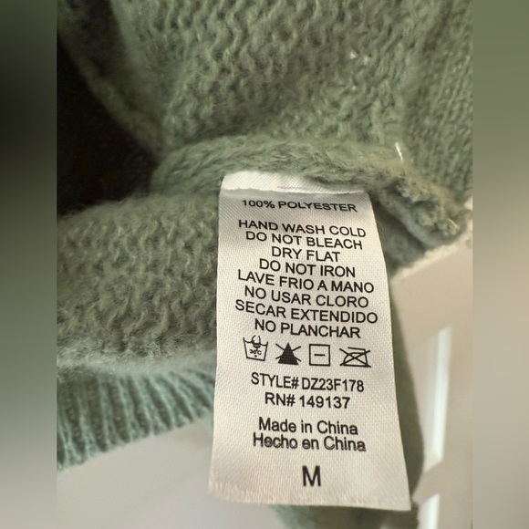 J Roberts Sherpa’ Soft Sweater Sage Green  size medium - Picture 3 of 8